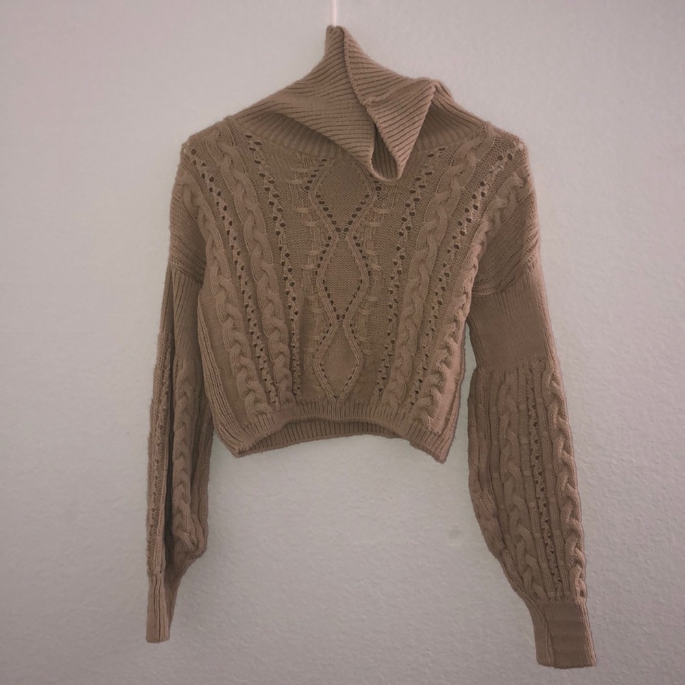 Cropped knitted sweater